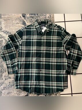 Place Men's Dark Green and White Plaid Button-Down Shirt *NWT*